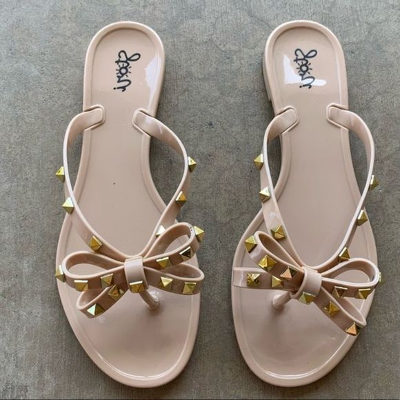 Cream + gold Rockstud Bow Beige Jelly Sandals NWOB - Picture 2 of 12